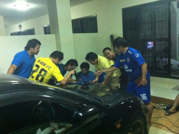 คนDiy รวมกับทีมงานสร้างภาพ