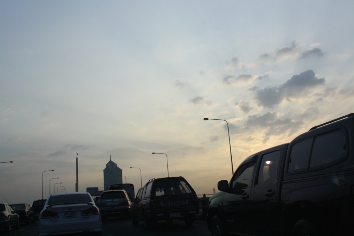 เบนซ์ชนกับบีเอมครับ