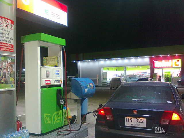 ผมเติม E85 เพียวๆเลยครับ