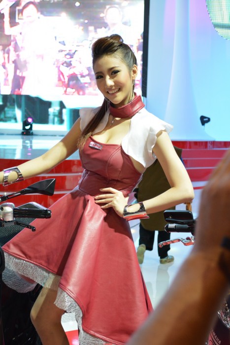 พอดีวันนี้ แวะไป งาน Motor Show มา 31/3/13
