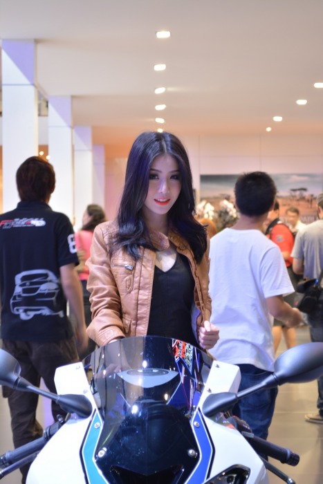 พอดีวันนี้ แวะไป งาน Motor Show มา 31/3/13