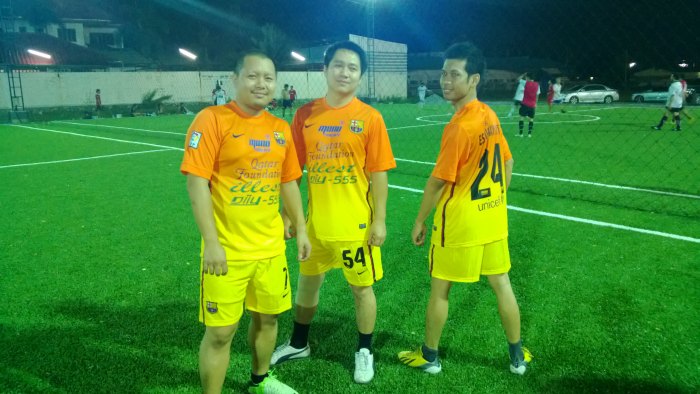 สามหนุ่ม สามหนุ่ม