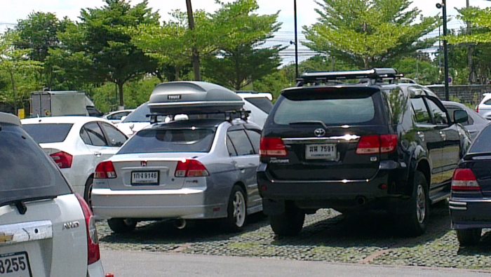 รูปรถ ณ สถานที่เกิดเหตุ