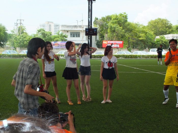 ภาพบรรยากาสงานมิตติ้ง civic es group บางแสน 12 พ.ค.56 บางส่วนครับ