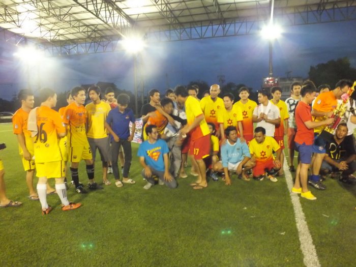 ภาพบรรยากาสงานมิตติ้ง civic es group บางแสน 12 พ.ค.56 บางส่วนครับ