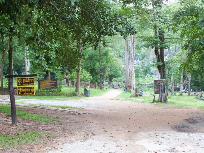 มีสถานที่ท่องเที่ยวมาแนะนำครับเผื่อท่านใดผ่านไปแถวนั้น