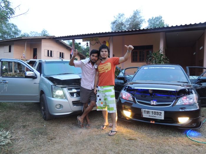 Es ประทะ Dmax อีกแล้วครับ  กับแดนช์บ้านๆๆ