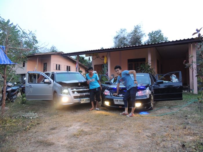 Es ประทะ Dmax อีกแล้วครับ  กับแดนช์บ้านๆๆ
