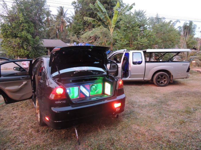 Es ประทะ Dmax อีกแล้วครับ  กับแดนช์บ้านๆๆ