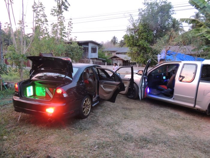 Es ประทะ Dmax อีกแล้วครับ  กับแดนช์บ้านๆๆ