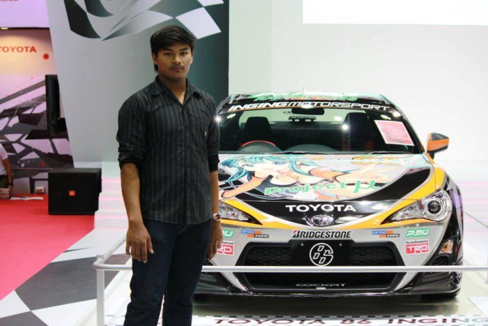 ถ่ายคู่กับ TOYOTA 86
