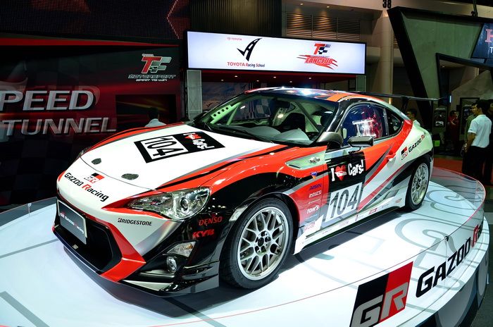 เอาบรรยายกาศงาน Auto Salon 2013 มาฝากไว้ดูเพลินๆครับ
