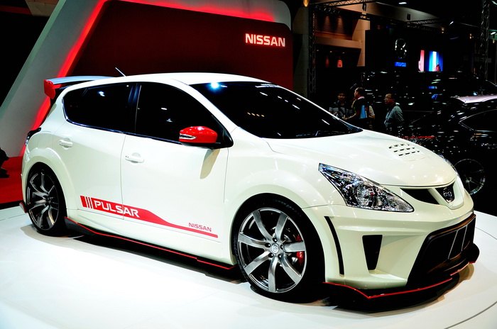 เอาบรรยายกาศงาน Auto Salon 2013 มาฝากไว้ดูเพลินๆครับ