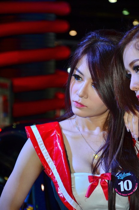 เอาบรรยายกาศงาน Auto Salon 2013 มาฝากไว้ดูเพลินๆครับ