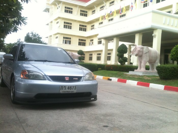 ทายซิ๊ ที่ไหนเอ่ย อิอิ วิ่งทั่วเลยผม เมื่อเช้านี้ก็ไป จันทบุรีมา ตอนนี้ตีรถกลับบางแสนแล้ว ^^