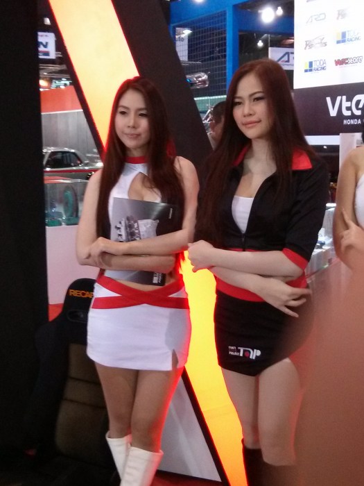 ES ชลบุรี เมื่อขาหื่นลุยงาน Auto salon!!!! เอารูปสวยๆ มาให้ชมกันครับ