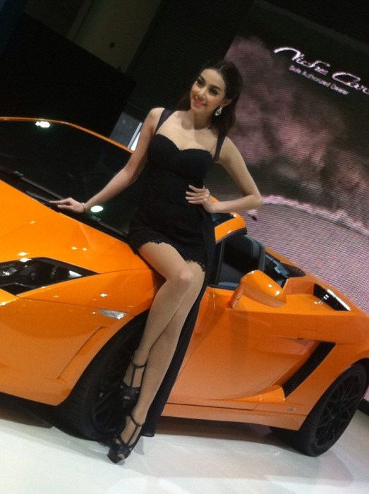 คนที่5 รถหรูคู่สาวสวยจริงๆๆ 