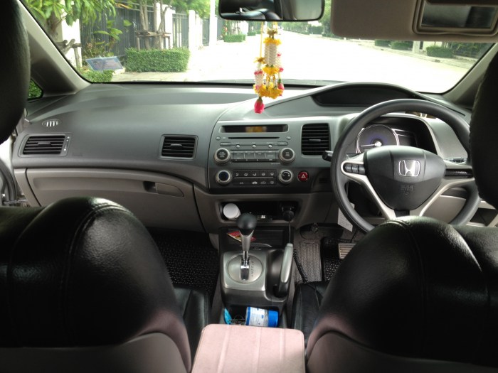 ขาย CIVIC FD 1.8 ปี 2011 (ABS/AIRBAG) สีบรอนซ์เงิน ติดแก๊ส LPG ถัง โดนัท