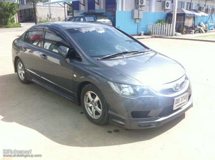 CIVIC 1.8 i-VTEC 2009 สีเทาดำ ฟรีดาวน์ -> Minor Change ไฟท้ายแปดเหลี่ยม, มือเดียวออกห้าง