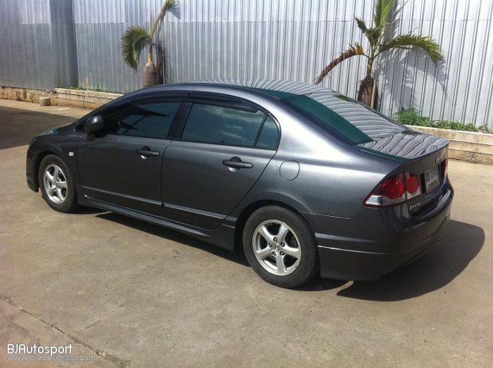 CIVIC 1.8 i-VTEC 2009 สีเทาดำ ฟรีดาวน์ -> Minor Change ไฟท้ายแปดเหลี่ยม, มือเดียวออกห้าง