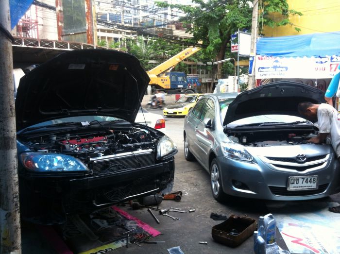 เลยถือโอกาสเอาน้องออสมาถ่ายน้ำมันเครื่องด้วยเลย