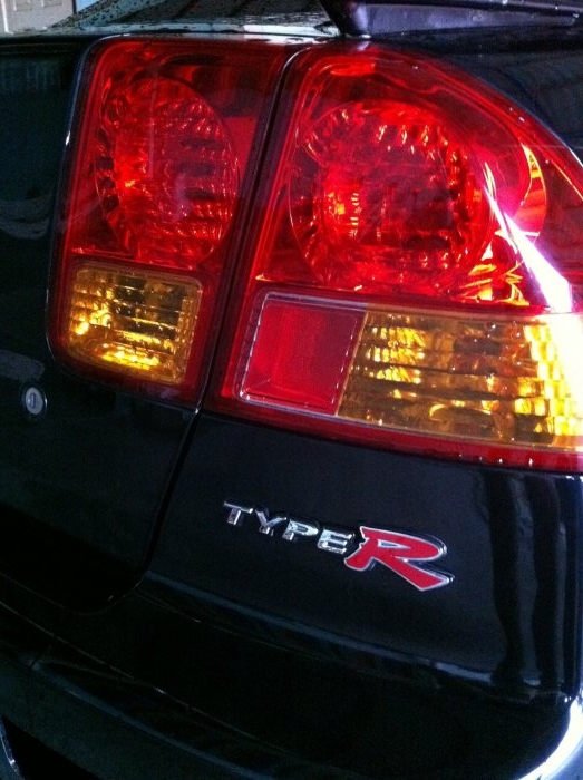 logo type R
แปะสติ๊กเกอร์ไฟท้าย งบไม่พอไฮบริด