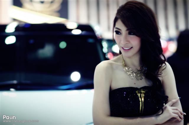 ตามด้วยสาวสวยคนนี้ผมปลื้มมาก