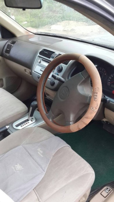 น้องใหม่ตามหาเนื้อคู่ civic es ตาเหยี่ยวปี 04-05 สีขาว ดำ หรือ บรอนซ์เงิน ขอเครื่องตัวถังเดิมๆ คร้าบ