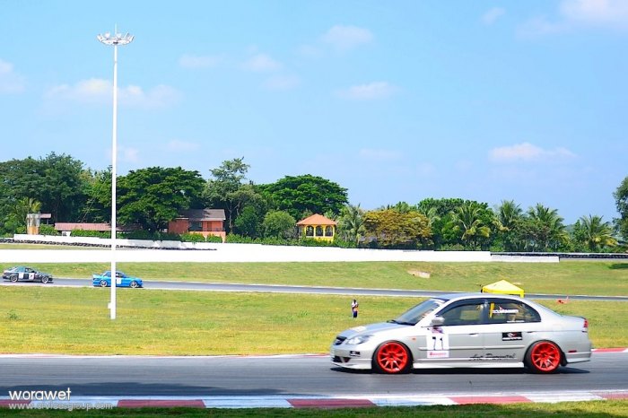 สนามโบนันซ่า....กวดกับ BMW เล่น 555