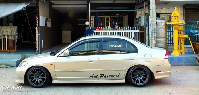 ร่วมโพสต์แนวทางการแต่งรถ สีทอง กันหน่อยครับ (โชว์รูมรถสีทอง!)