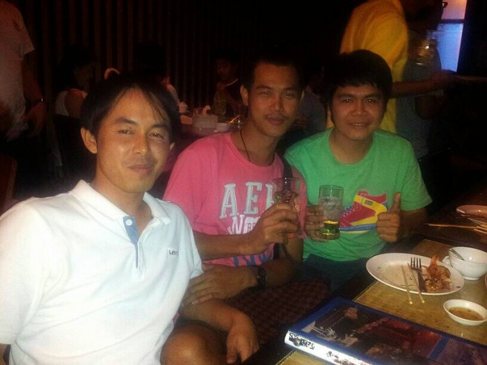 3 หนุ่ม 3 มุม จริงๆๆ 
