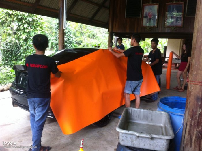 เริ่มเลย จะให้เนียนต้องอย่าเสียดายสติคเกอร์