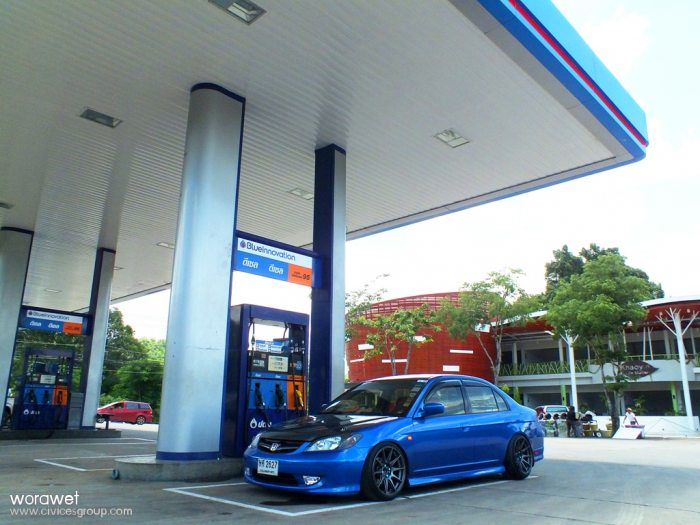 show รถกันหน่อยคับคนระรูป​ 2 รูป
