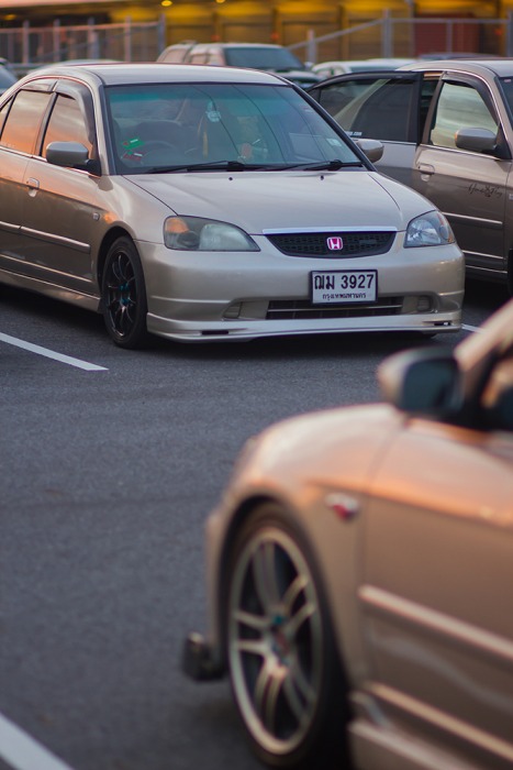 show รถกันหน่อยคับคนระรูป​ 2 รูป