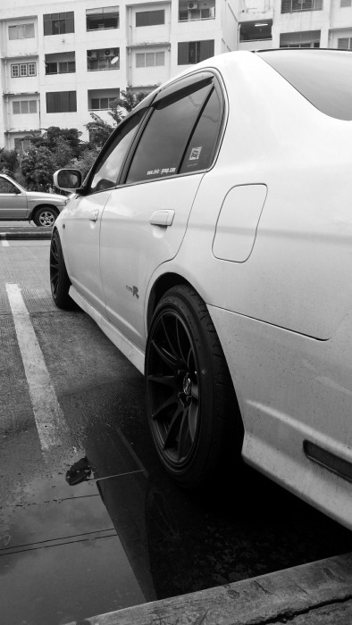 อยากเห็น es สีขาว ใส่ ssr type c  ขอบ 16 สีทองใครมีโชว์หน่อยครับ