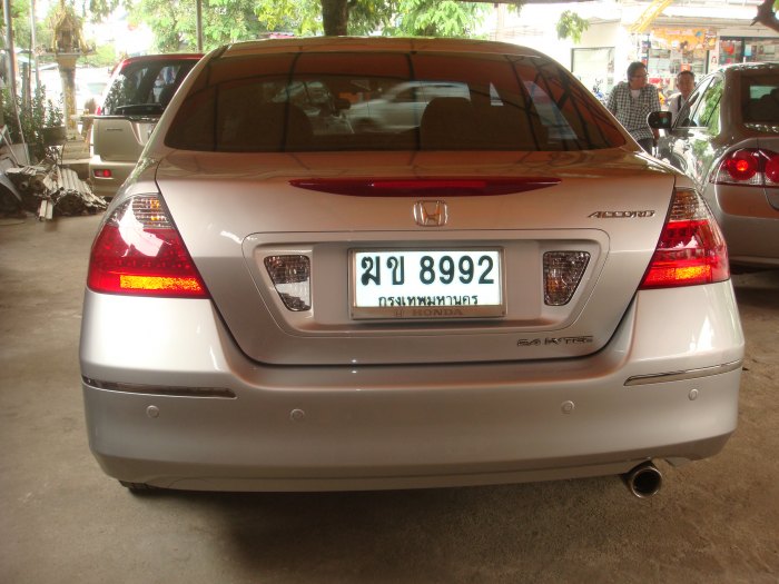 ขออนุญาติขายรถ ACCORD ปี 2006 เครื่อง 2.4 498,000