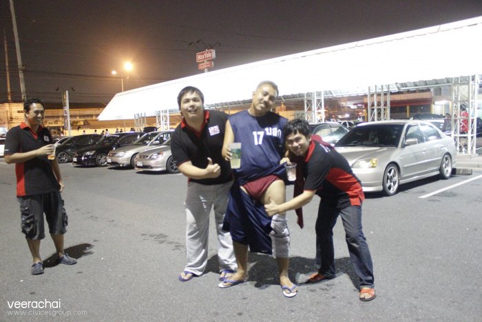 ส่งท้ายด้วยรูปคนกล้า เก่งเก้านิ้วหรอ 555