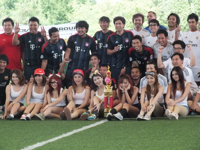 ขออนุยาตอัพรูปบอลประเพณีครั้งที่ 3 ให้ชมกันครับ