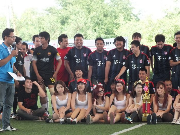 ขออนุยาตอัพรูปบอลประเพณีครั้งที่ 3 ให้ชมกันครับ