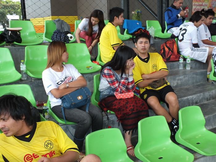 ขออนุยาตอัพรูปบอลประเพณีครั้งที่ 3 ให้ชมกันครับ