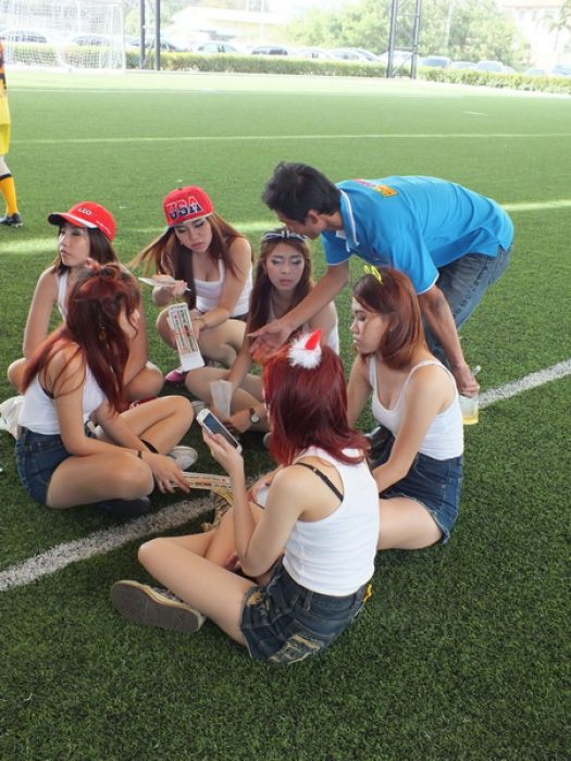 ขออนุยาตอัพรูปบอลประเพณีครั้งที่ 3 ให้ชมกันครับ