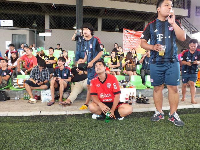 ขออนุยาตอัพรูปบอลประเพณีครั้งที่ 3 ให้ชมกันครับ