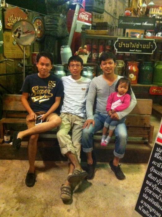 อิ่มแล้วก็ถ่ายรูปภายในร้านซะหน่อย