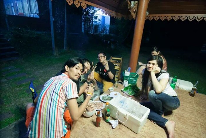 ปิ้งย่าง และร่ำสุรา