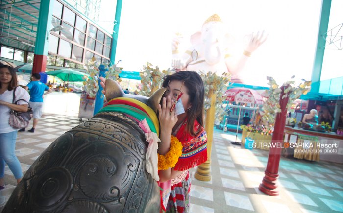 อยากรู้จังว่ากระซิบขออะไร