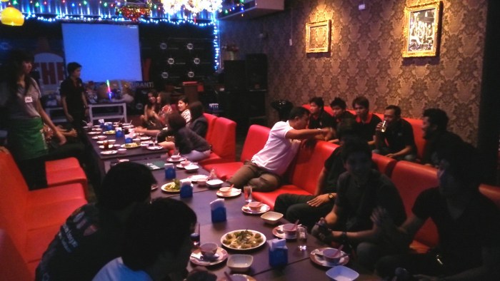 ขออนุญาต นำรูปบรรยากาศมาลงเรียกน้ำย่อยก่อนแล้วกันครับ