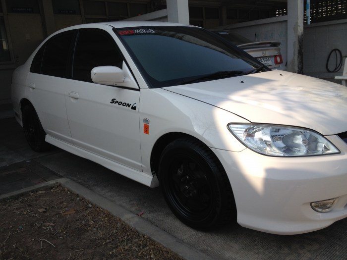 CIVIC ES โฉม DIMENTION ตาเหยี่ยว สีขาว เกียร์ออโต้