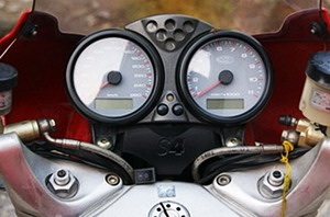 ฝากขาย ducati m900 s4 916 cc. ปี2002 พร้อมของแต่ง เผื่อมีใครอยากเปลี่ยนแนวคับ