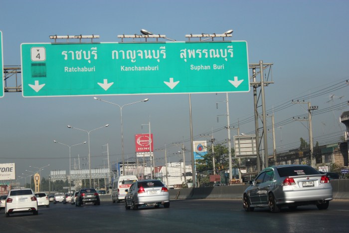 ES THONBURI มิ๊ตติ้งเสาร์24มค 17.00เป็นต้นไปร้านกลิ่นพฤษา กิ้นเลี้ยงปีใหม่ครับ เจอกันครับ เพื่อนใหม่