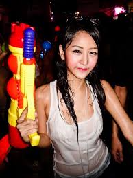 ใกล้ถึงเวลากลับบ้านผักผ่อนเล่นน้ำสงกรานต์แล้วครับ